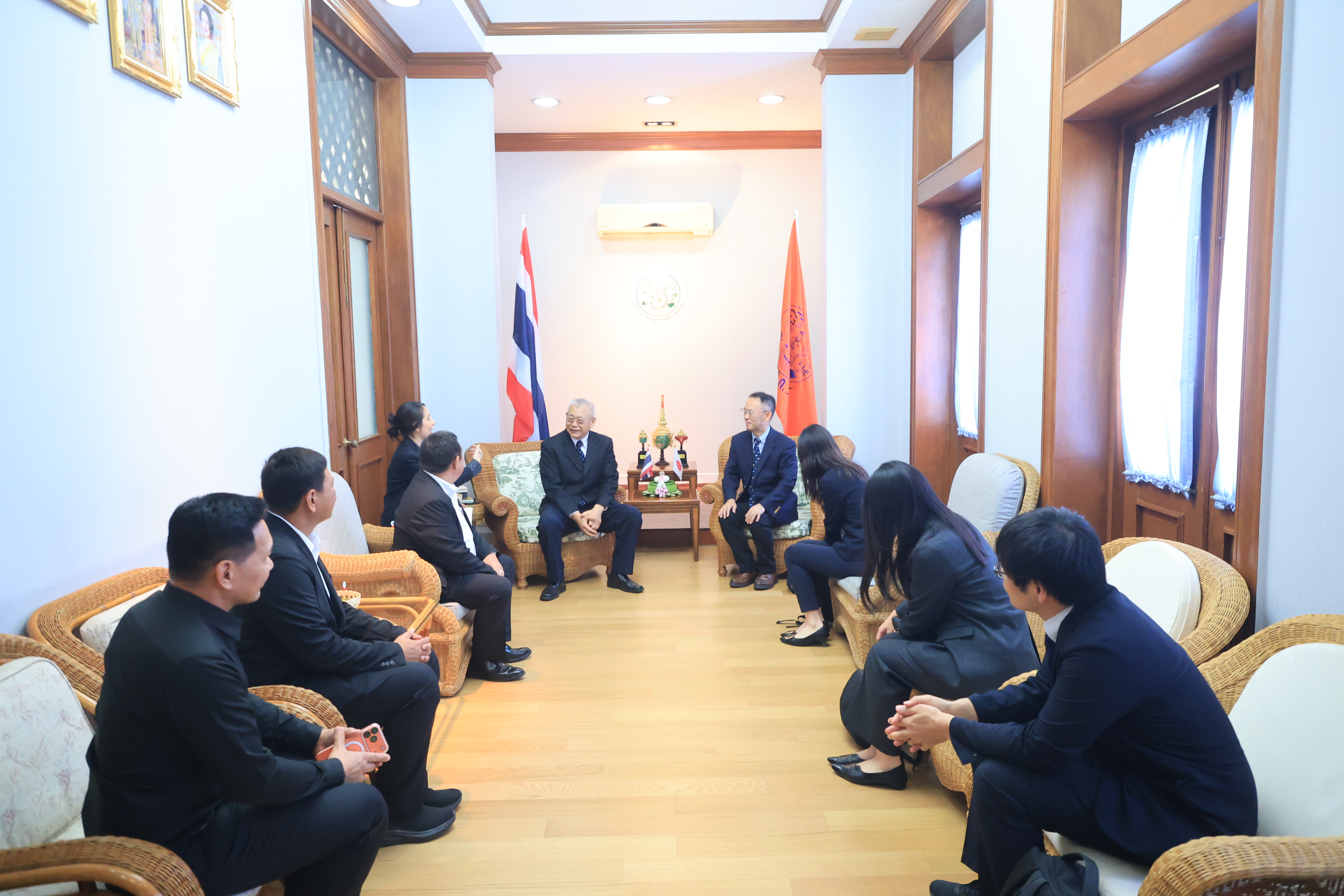 title - ส.ป.ก. ร่วมต้อนรับผู้แทนกระทรวงเกษตรฯ ญี่ปุ่น (MAFF) เข้าคารวะอดีตรมว.เกษตรฯ ไทย ร่วมแบ่งปันวิสัยทัศน์หนุน “การเกษตร” เป็นรากฐานเชิงยุทธศาสตร์และความมั่นคงระดับชาติ